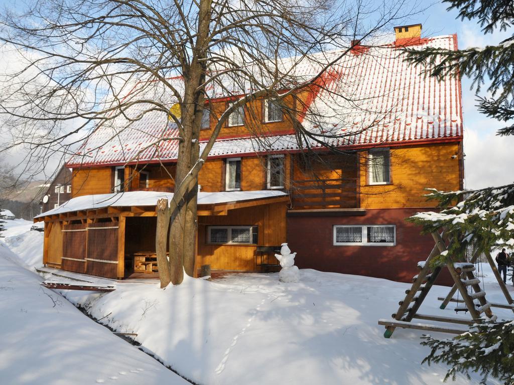 Dom Goscinny Jawor Czarnypotok Криниця-Здруй Екстер'єр фото